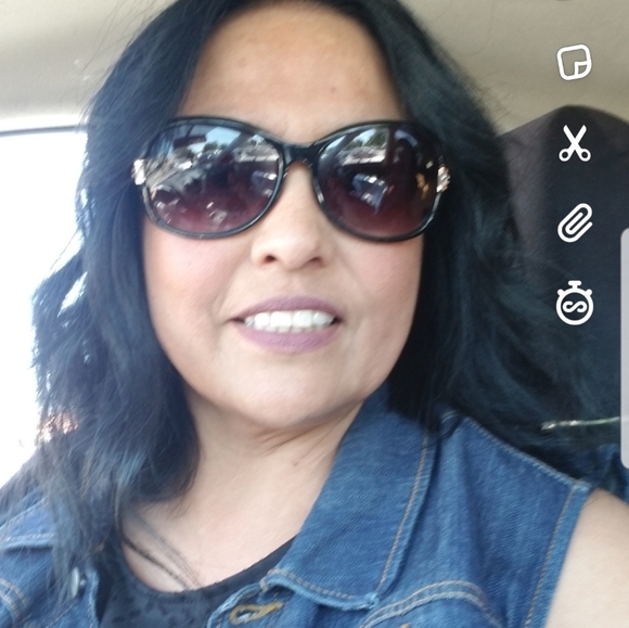 Meet your Posher, Elvira - Picture 2 of 10